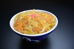 カツ丼　７００円