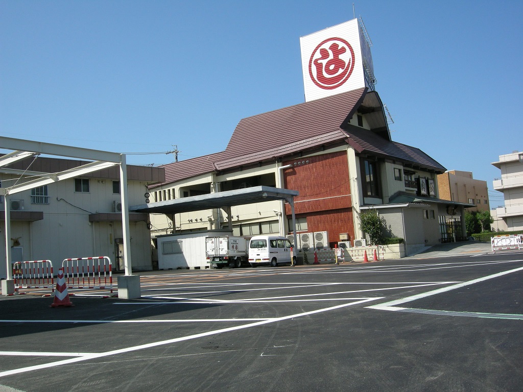 松阪まるよし 駐車場